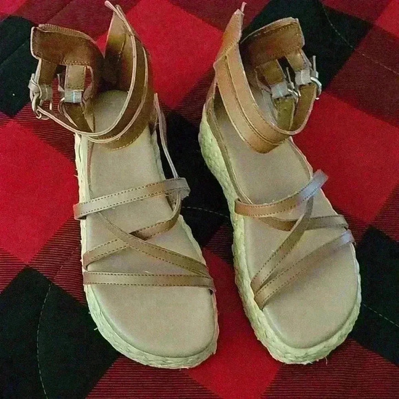 Like new Sam & libby‎ platform sandles ankle straps - Picture 1 of 4